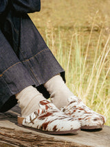 Zueco Genuins Riva leather cow de piel con estampado animal y hebilla ajustable, vista lateral